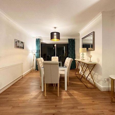 Charming 3-Bedroom Family Home London Exteriör bild