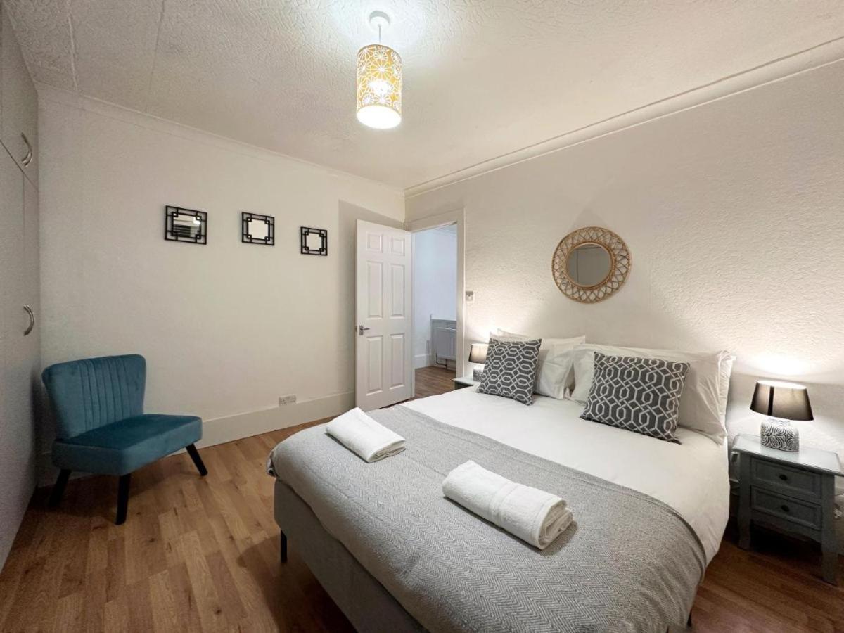 Charming 3-Bedroom Family Home London Exteriör bild