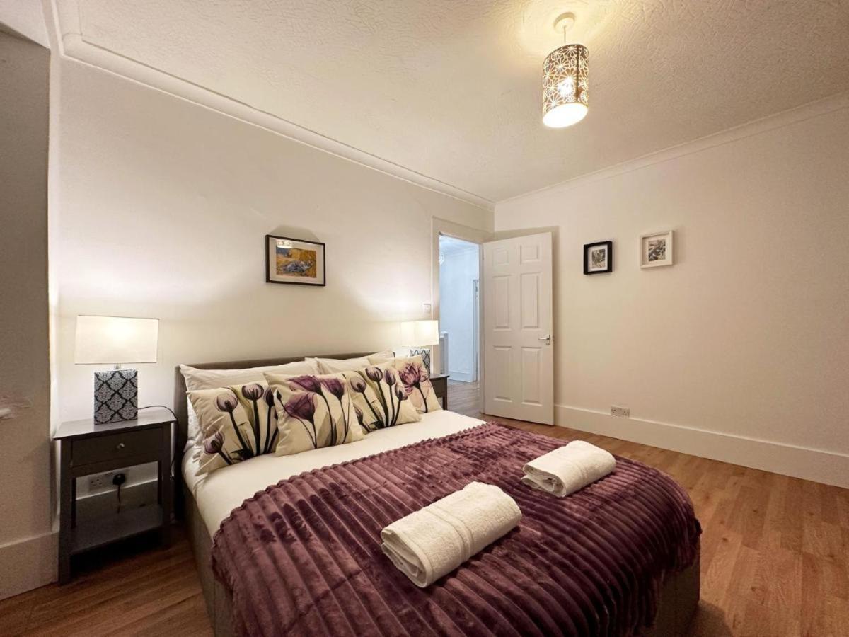 Charming 3-Bedroom Family Home London Exteriör bild
