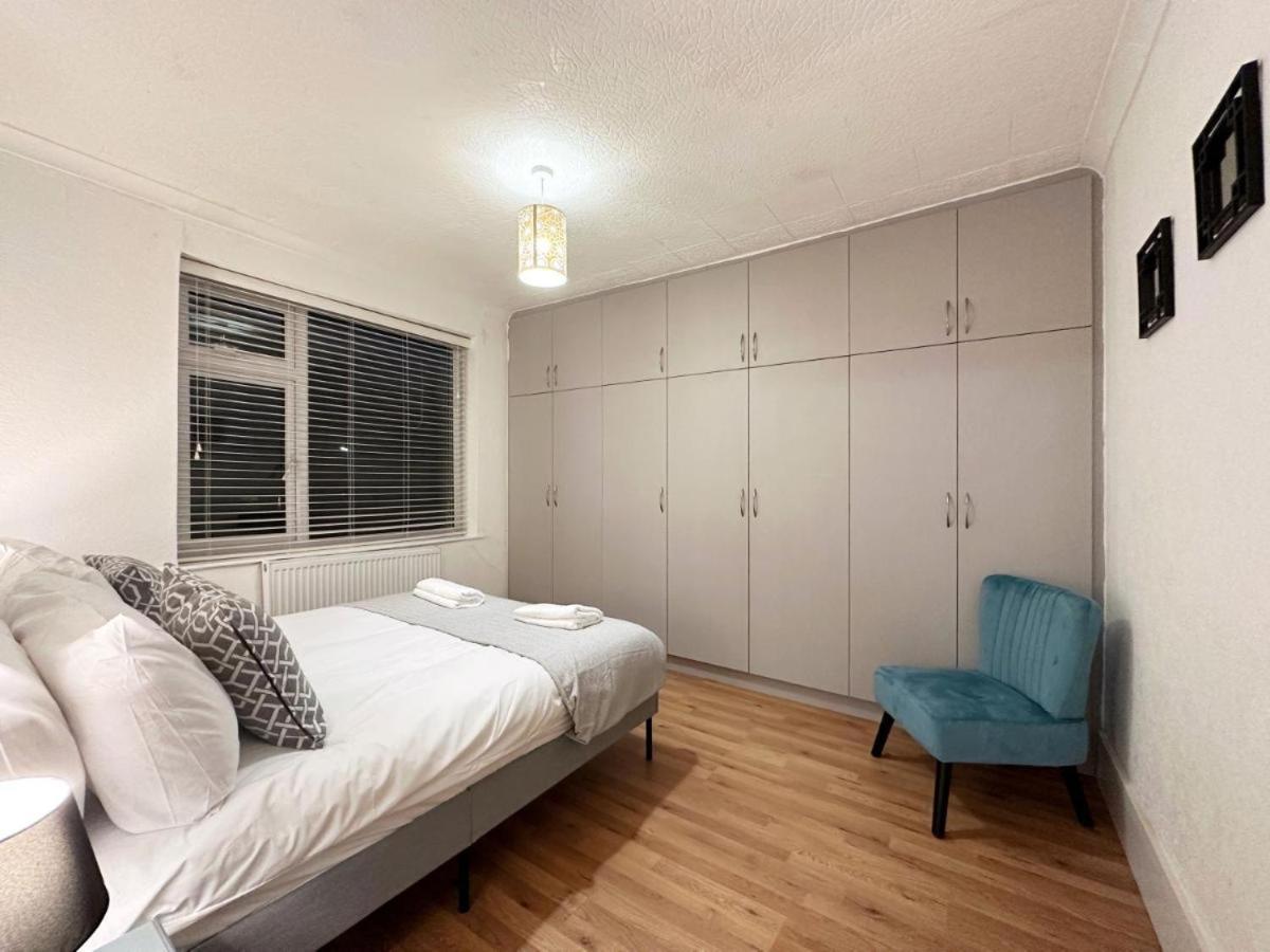 Charming 3-Bedroom Family Home London Exteriör bild