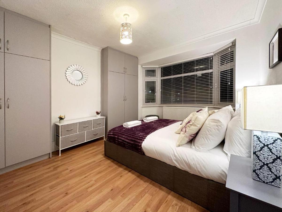 Charming 3-Bedroom Family Home London Exteriör bild
