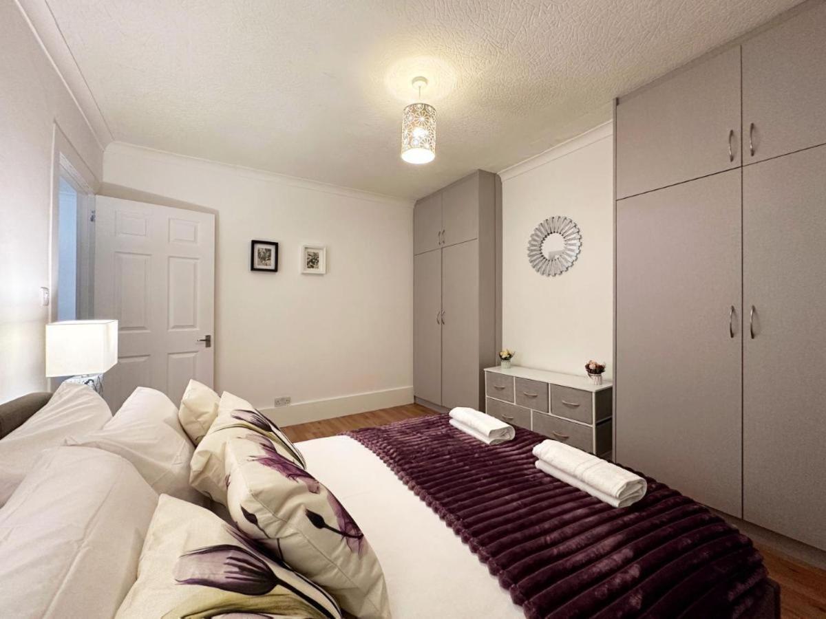 Charming 3-Bedroom Family Home London Exteriör bild