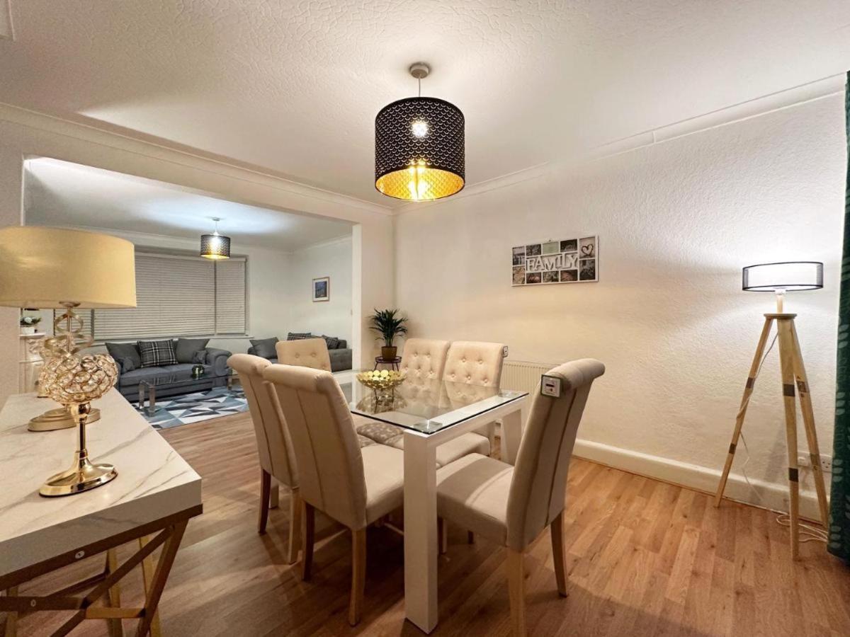 Charming 3-Bedroom Family Home London Exteriör bild